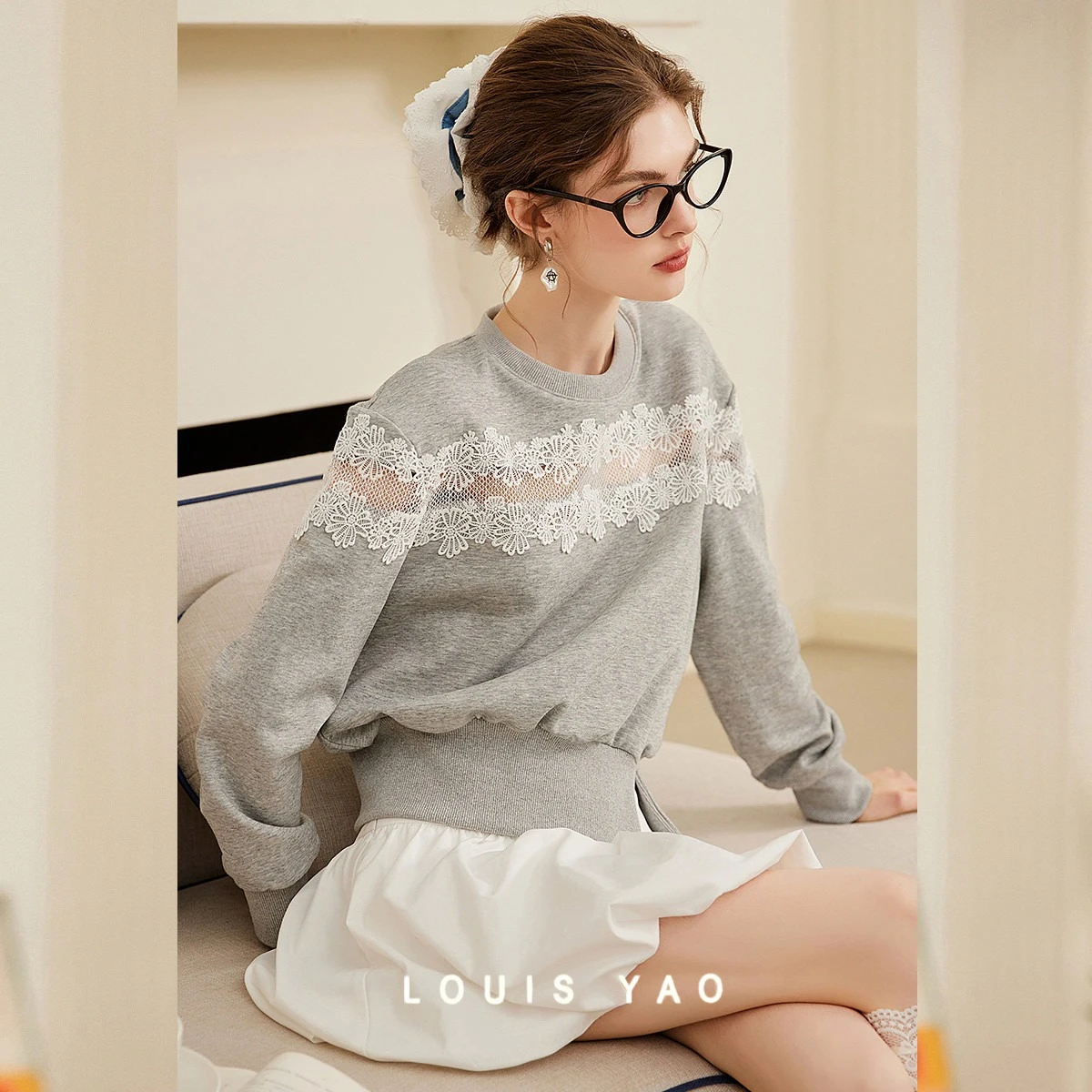 

LOUIS YAO Splicing Hollow Lace Top Sweatshirts 2025 Spring Round Neck Bounce Shoulder Drop Sleeves Shirring Women's Sweatshirts