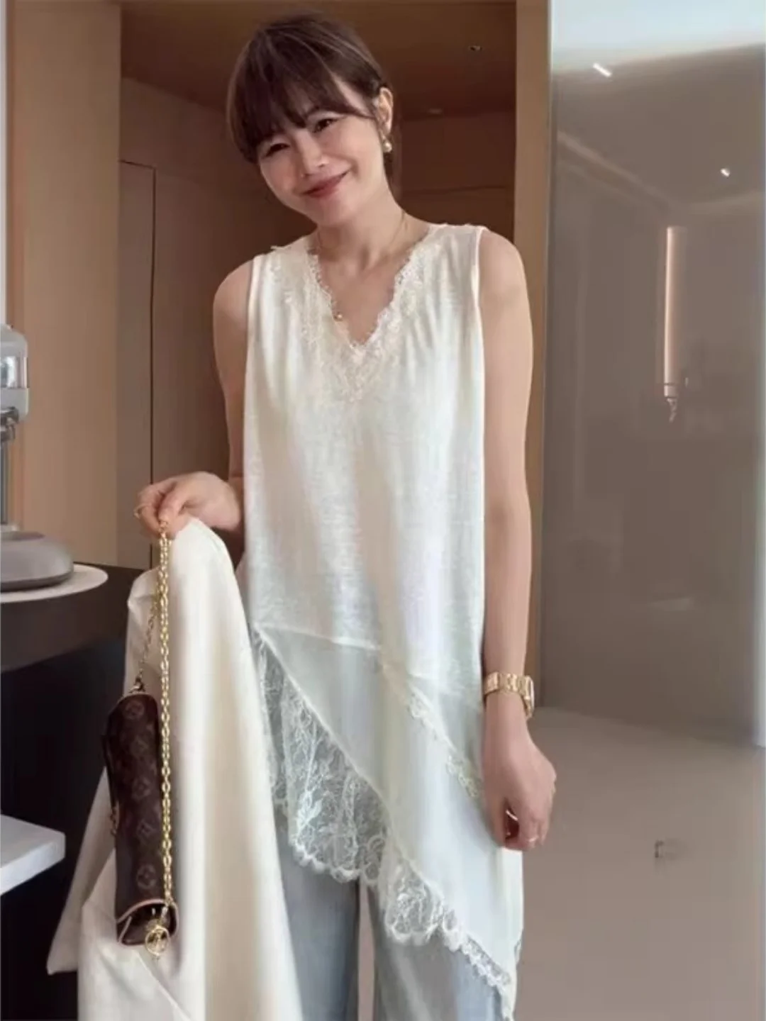 plus Size Summer Korean Style Lace Splice V-Neck Sleeveless Women's Vest 300 Pounds Fat MM New Elegant Layered Top