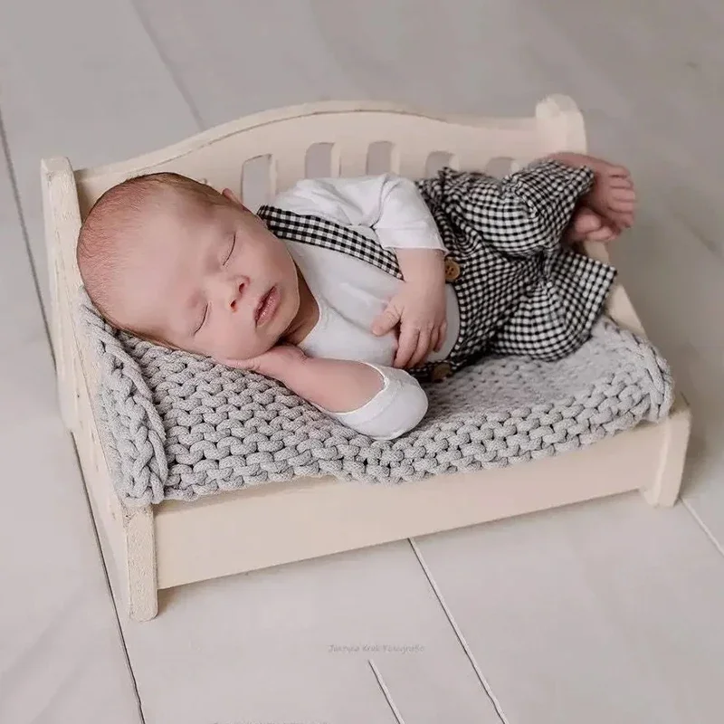 Newborn Photography Furniture Vintage Wooden Chair Bed Baby Auxiliary Posing Sofa Cirb Props Studio Baby Photographic Supplies