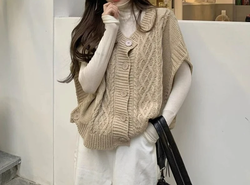 

2025 Spring and Autumn New Women's Coat Cable Knit Sweater Vest Unique Design Loose Sleeveless Knitted Vest
