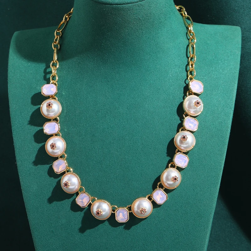 

Vintage Pink Crystal Pearl Necklace Luxury Designer Jewelry Choker Collar For Woman Accessories Glass Gold Color Wedding Bridal
