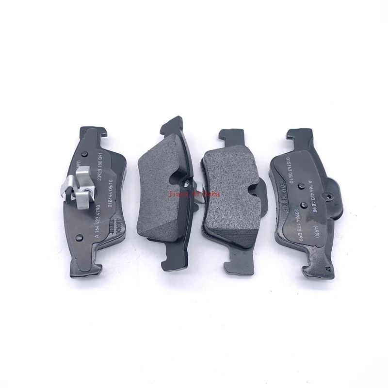 

Rear brake pads for Mercedes Benz X164 W164 V251 GL350 GL450 GL550 ML500 R300L R320 R350 R400 R500L A1644202720 1644202720