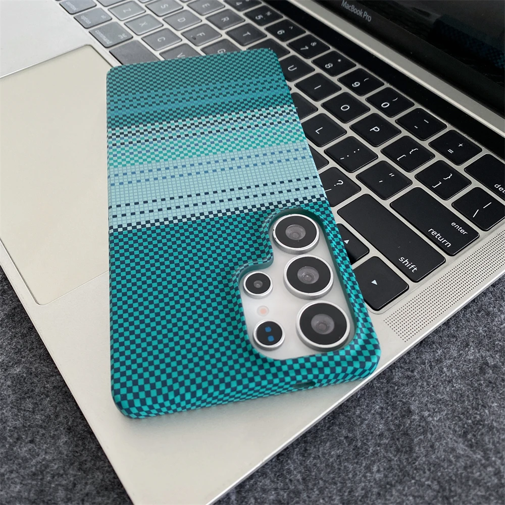 حافظة رفيعة بنمط ألياف الكربون المتدرجة لهاتف سامسونج جالاكسي S25 Plus S24 S23 Ultra غطاء مغناطيسي مقاوم للصدمات Funda