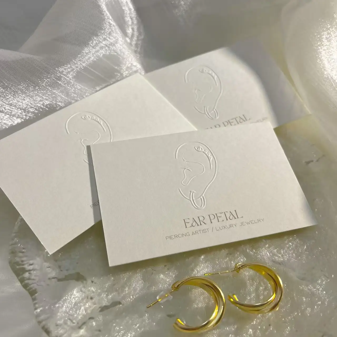 Luxury Customized Earrings Card with Embossed Logo - Premium Gift Card for After-Sales Wedding Invitations Beige paper Off white