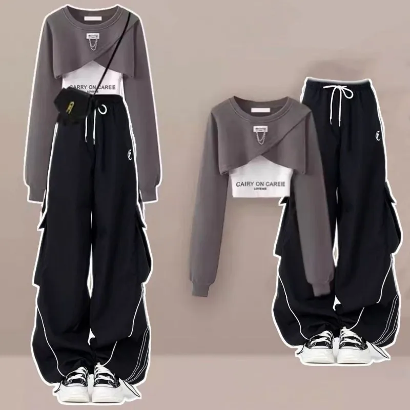 ชุดเซ็ตแฟชั่นใหม่สำหรับเด็กผู้หญิง ฤดูใบไม้ผลิ ฤดูใบไม้ร่วง 2026 สไตล์เกาหลี เสื้อถักไหมพรมสุดหรู+เสื้อกั๊ก+กางเกงคาร์โก้ลำลอง ชุด 3 ชิ้น