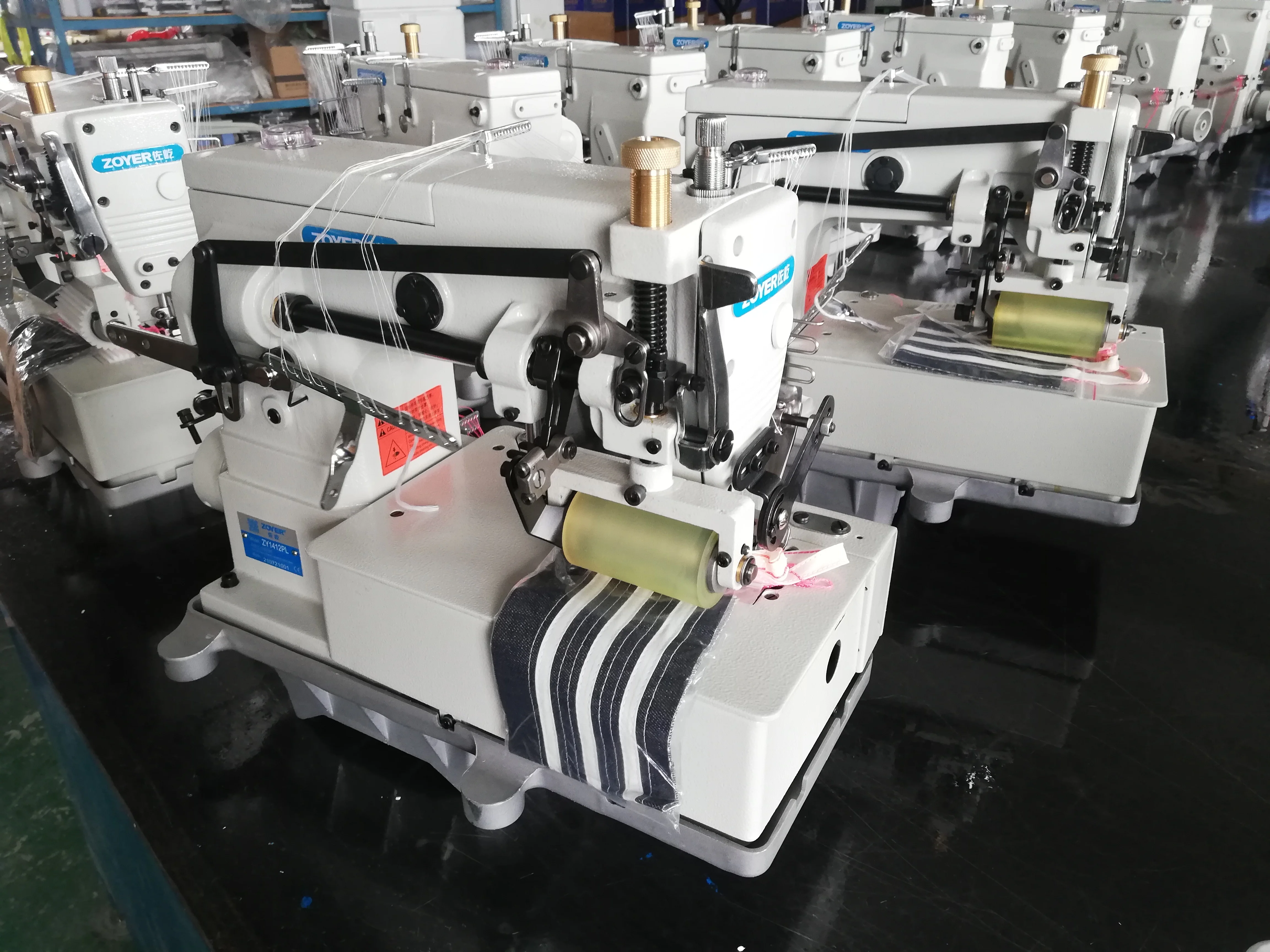 ZOYER  ZY1412PL Zoyer 12- flat-bed double chain stitch sewing machine Multi- sewing machine for attaching line tapes