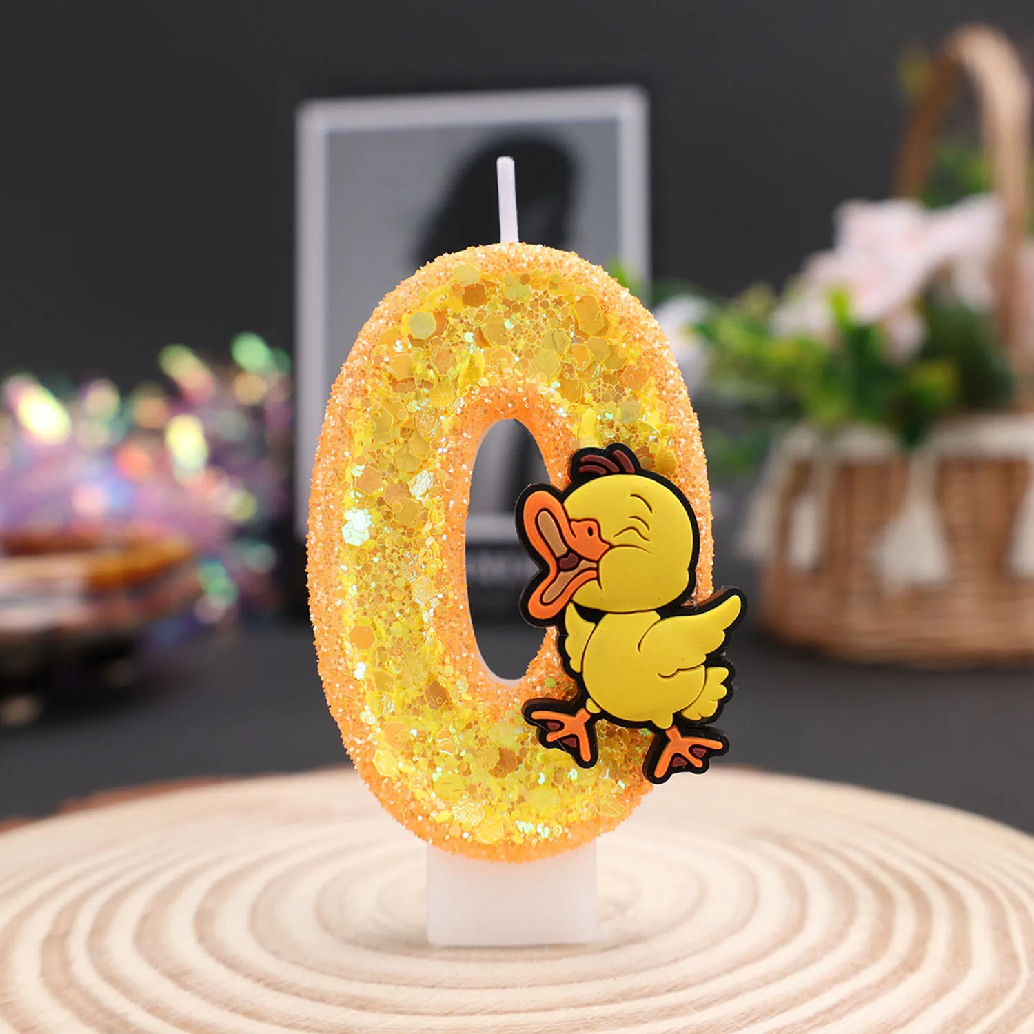 Golden yellow playful little yellow duck number candles, party gifts, festival decorations, birthday and anniversary candles