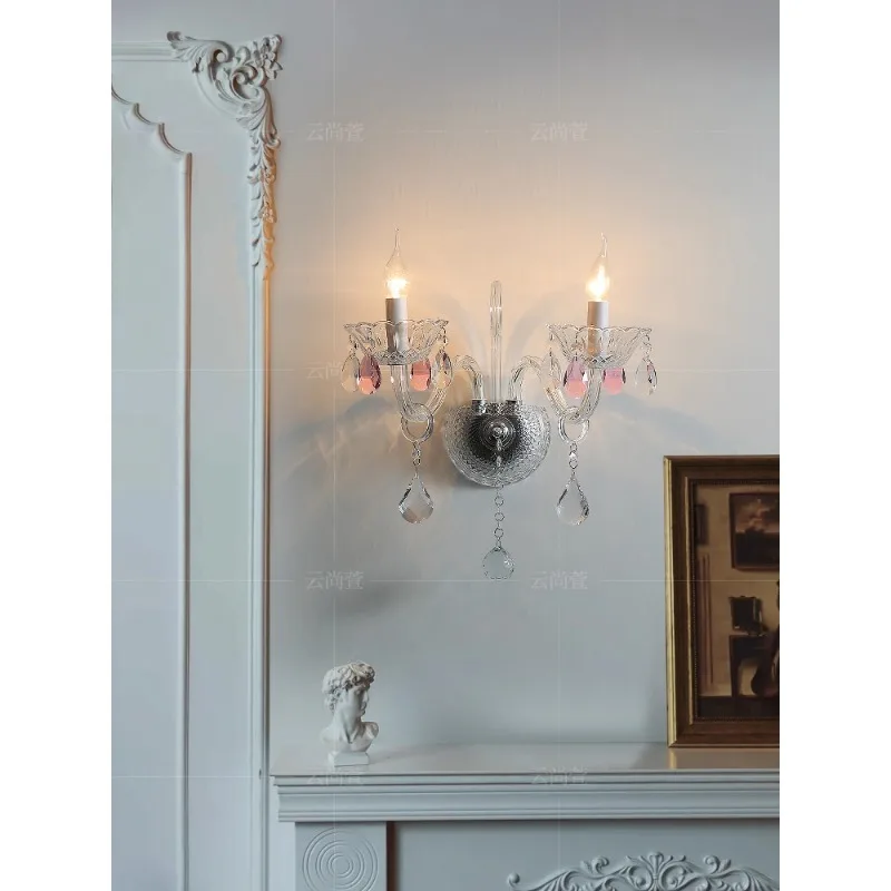 

Хрустальный настенный светильник, розовый фон для гостиной, украшение на стену, прикроватная лампа для спальни, подходит для украшения интерьера