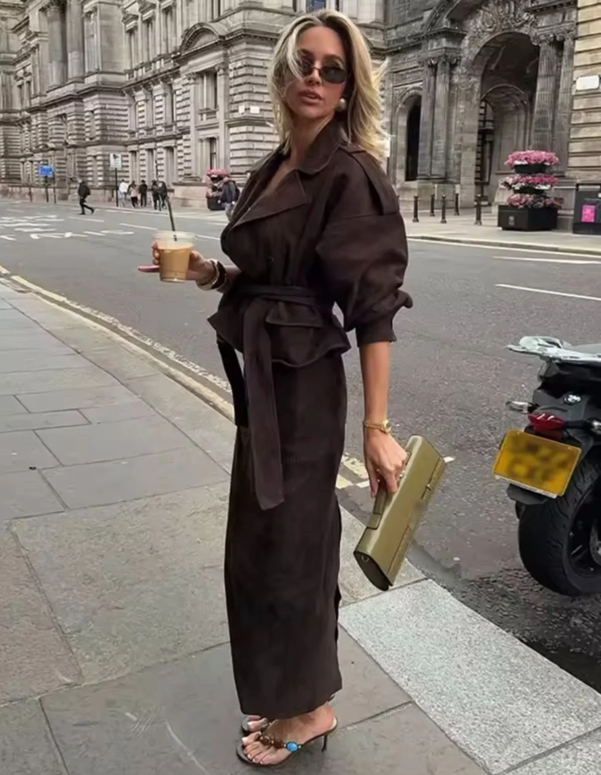 

Женские шикарные коричневые замшевые куртки с поясом, женские свободные однобортные куртки с лацканами и длинными рукавами + замшевая юбка, комплект из двух предметов с юбкой