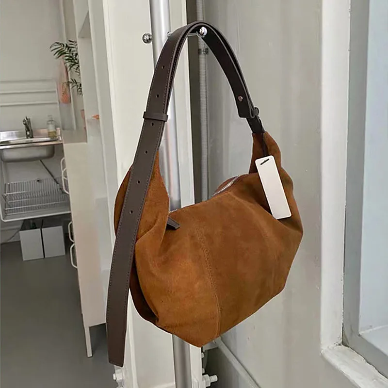 

Classic retro matte women's large capacity multifunctional homeless dumpling bag new suede design one-shoulder chest shoulder ba