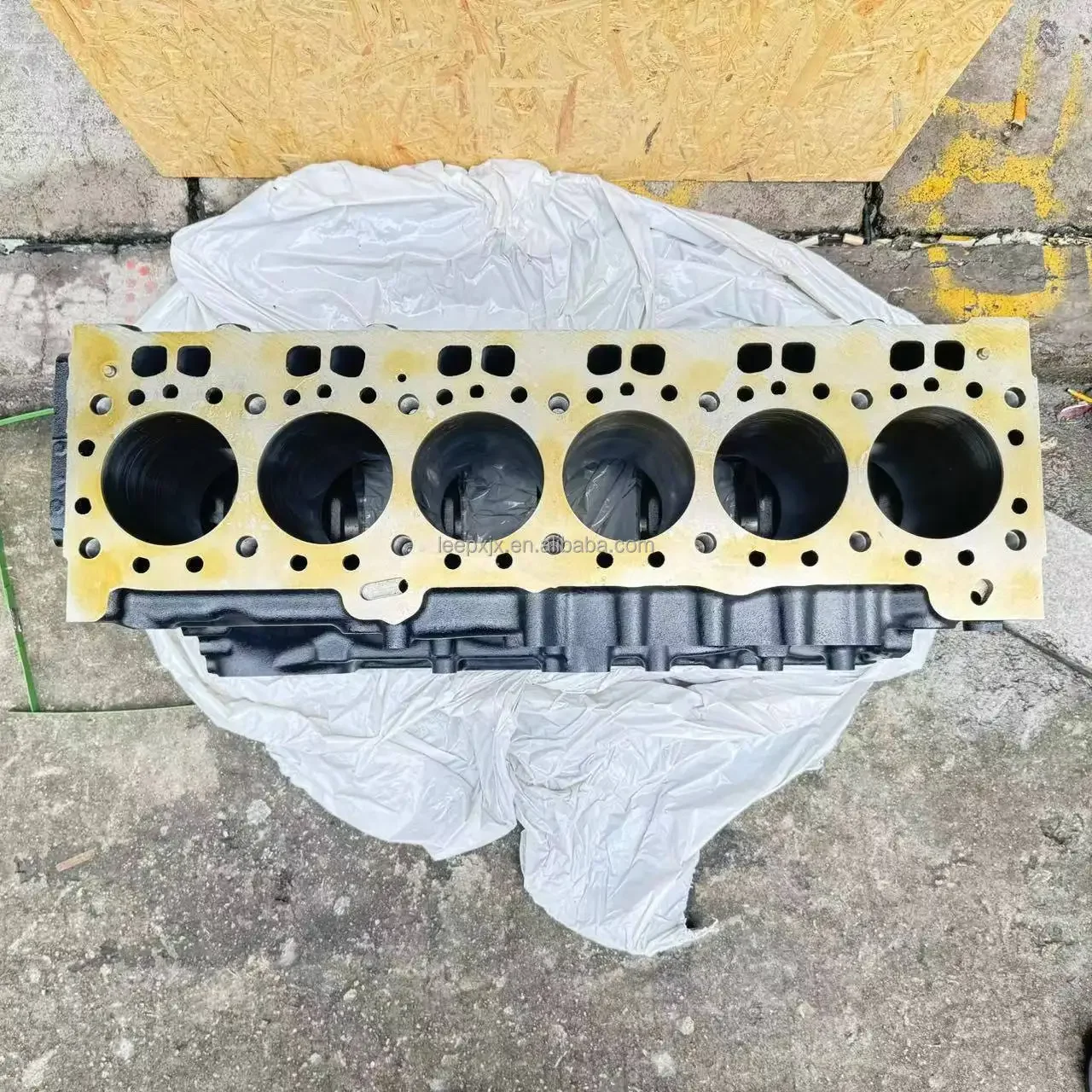 Automotive  engine 6HK1 cylinder block 8-98005408-0 8-97600119-0 is suitable for Isuzu engine ZAX330-3