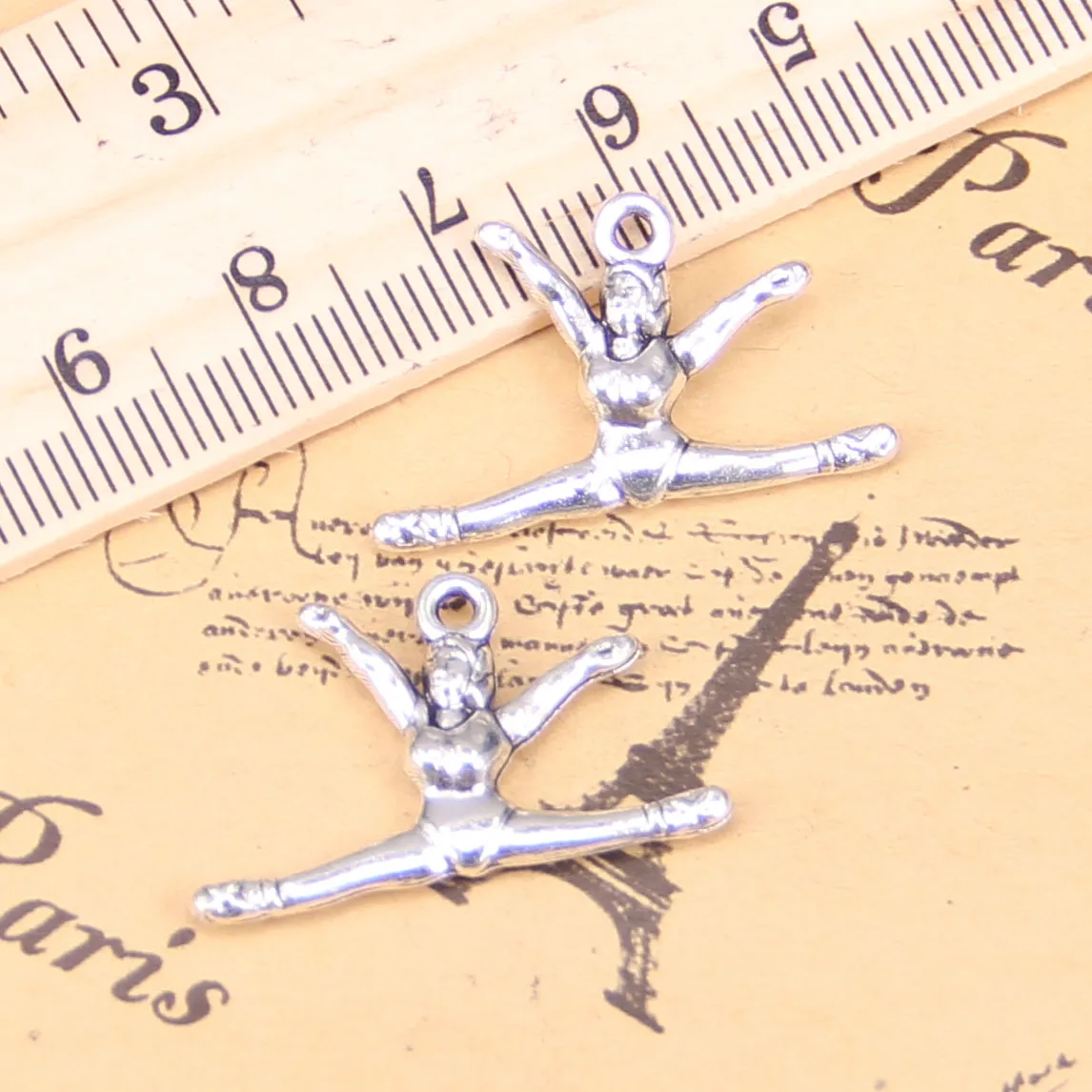 80pcs Charms gymnastics gymnast sporter 22x16mm Antique Silver Plated Pendants DIY Handmake Tibetan Silver Bracelet Necklace