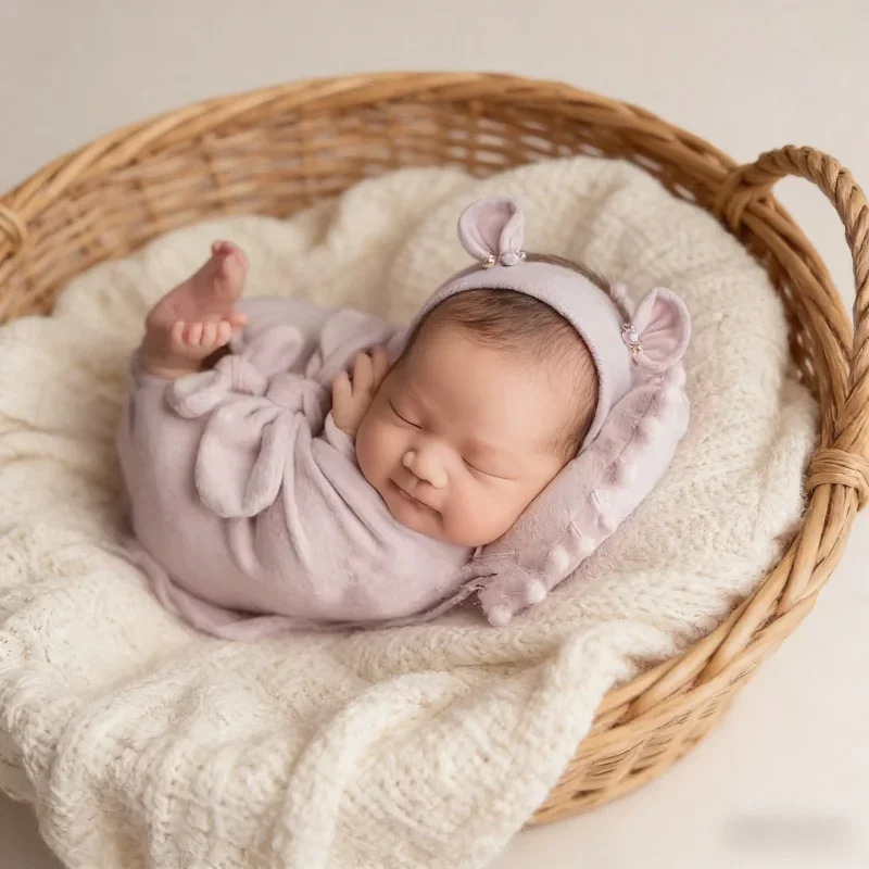 

Набор для фотосессии новорожденных из 3 предметов: шапочка-медвежонок, подушка, пеленки-коконы, банты, декоративная одежда, реквизит для студийных фотосессий младенцев (мальчиков и девочек)