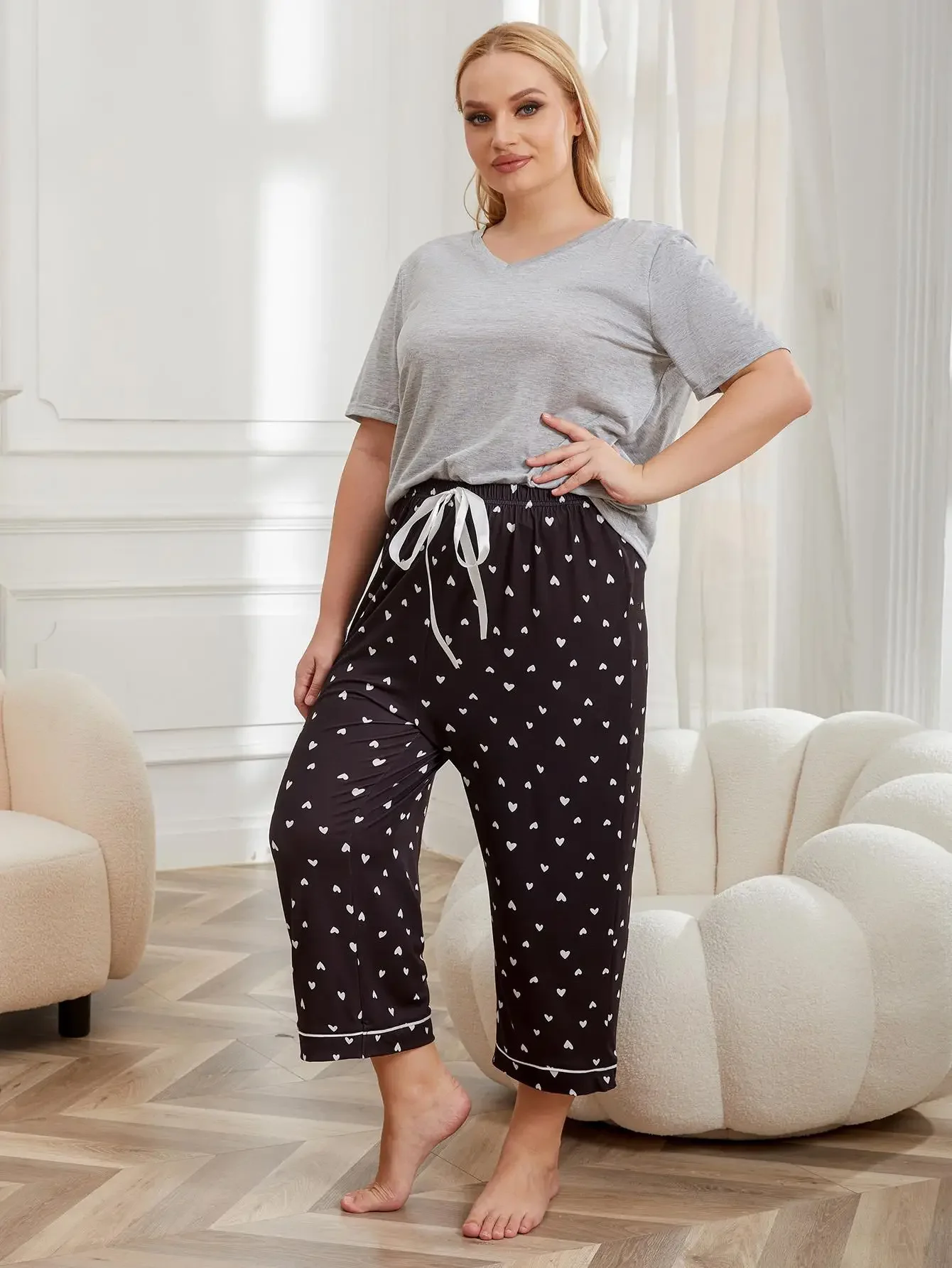 Plus Size Women Pajama Set Short Sleeves V Neck Top & Long Heart Print Pants Female Sleepwear 2 Pieces Nightwear Homewear Cloth