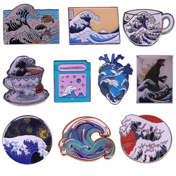 Artista Hokusai The Great Wave of Kanagawa smalto pin collection anatomic Heart Tea spilla d'arte con pittura classica in stile giapponese