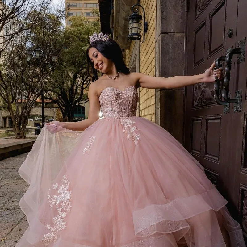 Розовые платья принцессы Quinceanera с открытыми плечами, кружевные аппликации, бальное платье с корсетом из тюля, сладкий 16, 17, день рождения по индивидуальному заказу