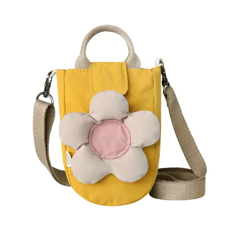 Bolsa literária com flor para mulheres, bolsa mensageiro versátil, bolsa de ombro único, bolsa de lona, adorável desenho animado, nicho, moda outono e inverno, in