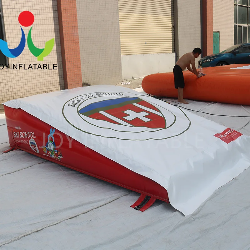 

Customize Design Sport Inflatable Skiing Stunt Airbag Inflatable Landing Airbag Mat Sports Games Ramp Pad Sloped Mtb For Sale