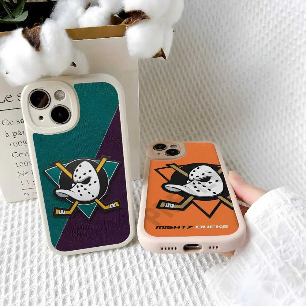 Mightys Duck Animals Lover Phone Case For Iphone 15 14 12 13 Pro Max 11 Mini X Xr Xs 7 8 Puls Lambskin Silicone Cover