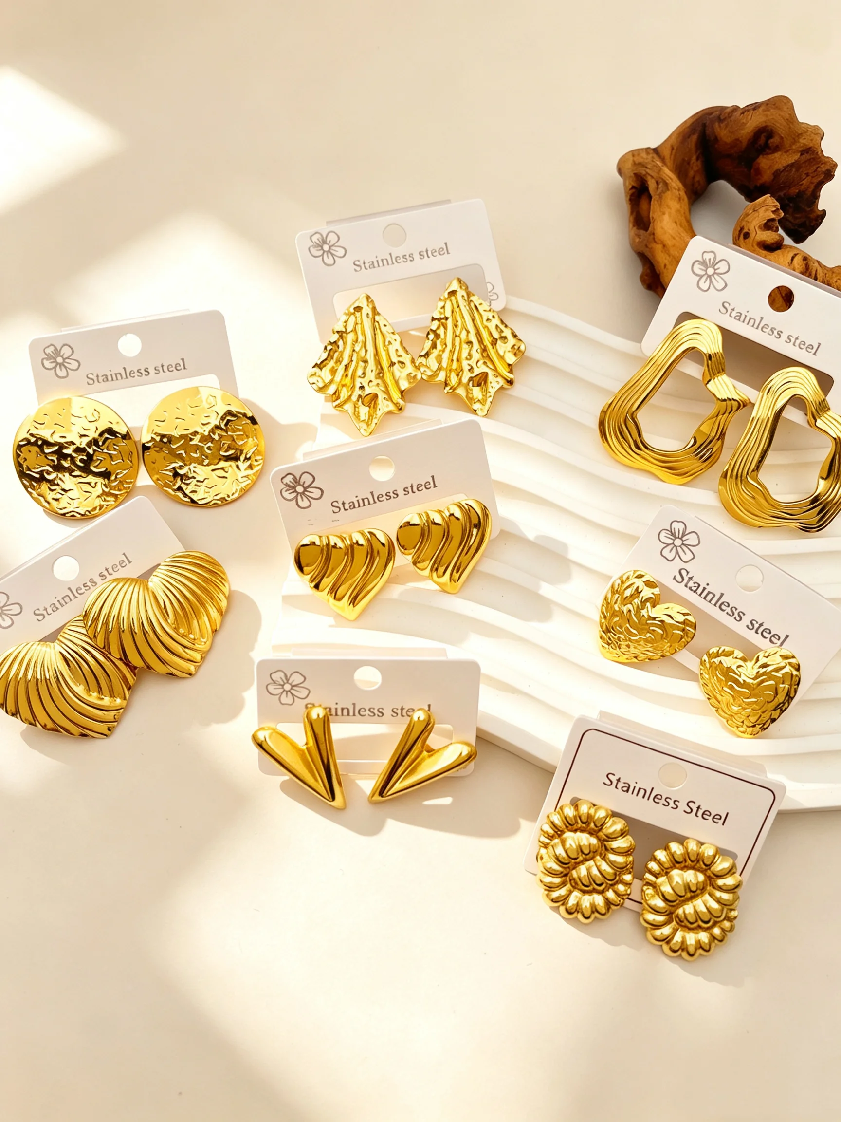 8 Pairs Gold Stainless Steel Stud Earrings Set Geometric Heart Flower Shell Textured Lightweight Women's Jewelry