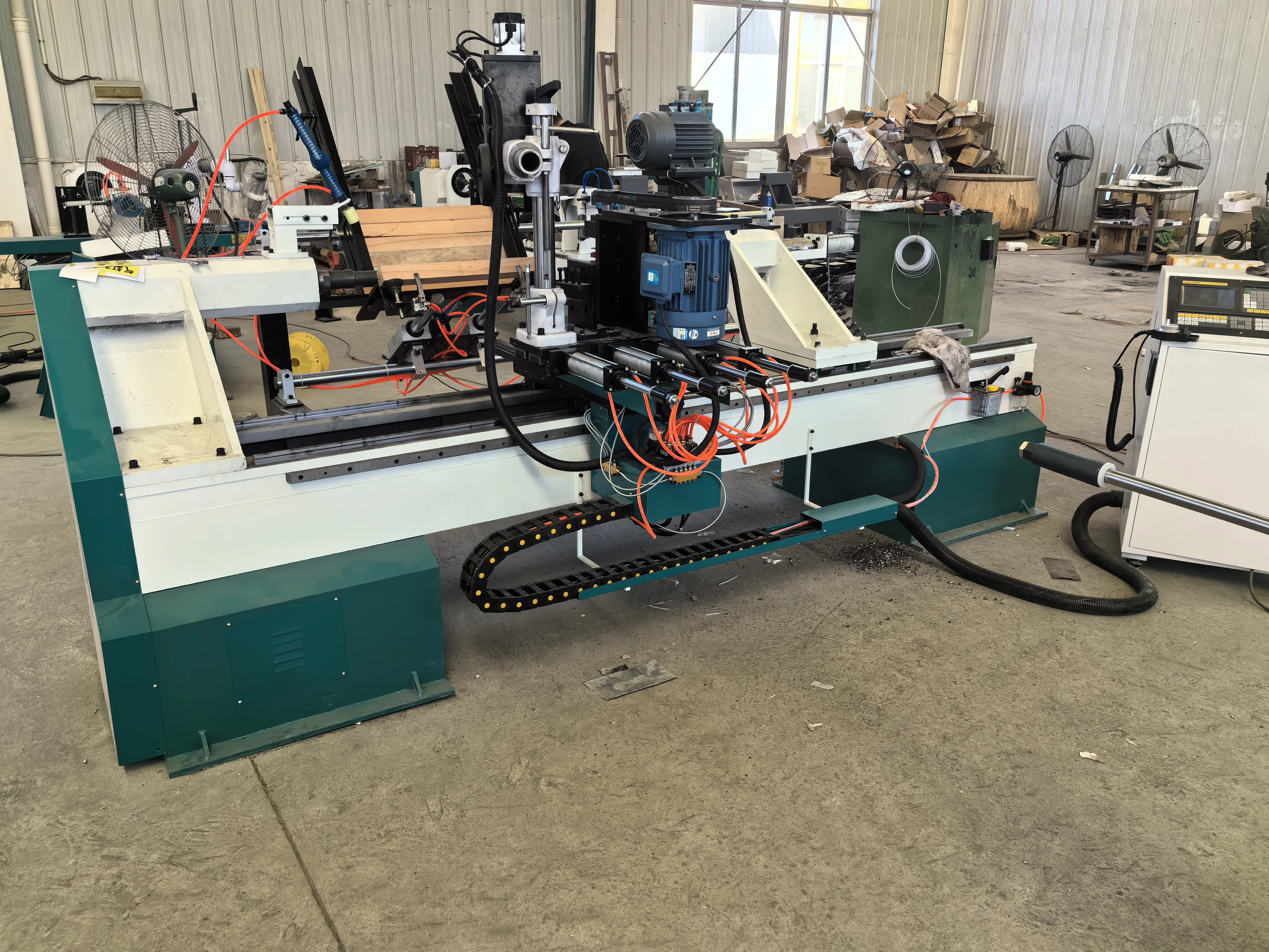 木工家具旋盤機械業務用CNC木旋盤椅子脚用CNC旋盤カッターCNC単軸彫刻付き