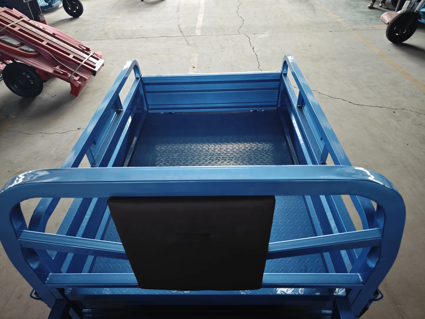 Sepeda Roda Tiga Kargo 1000W Murah Sepeda Roda Tiga Penumpang Bermotor Badan Terbuka Pertanian