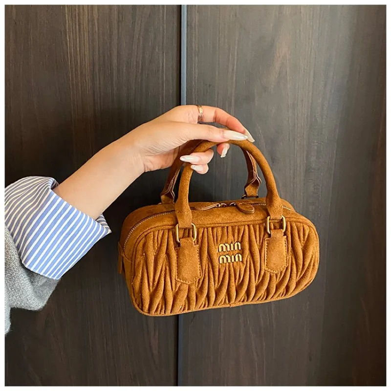 

Ladies Tote Bag Made Of Premium Leather Boasting High-End Paris Trendy Lightweight Daily Refined Look​