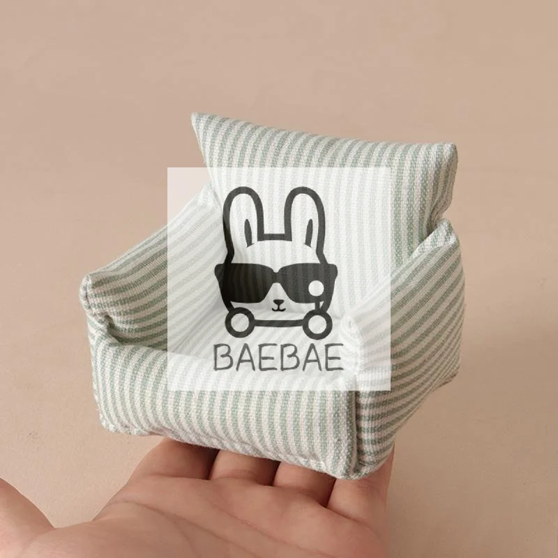 Modèle de canapé pour maison de poupée, design rayé, pour maisons miniatures à l'échelle 1/12 ; décoration de scène de vie et ornements pour jeux d'imitation