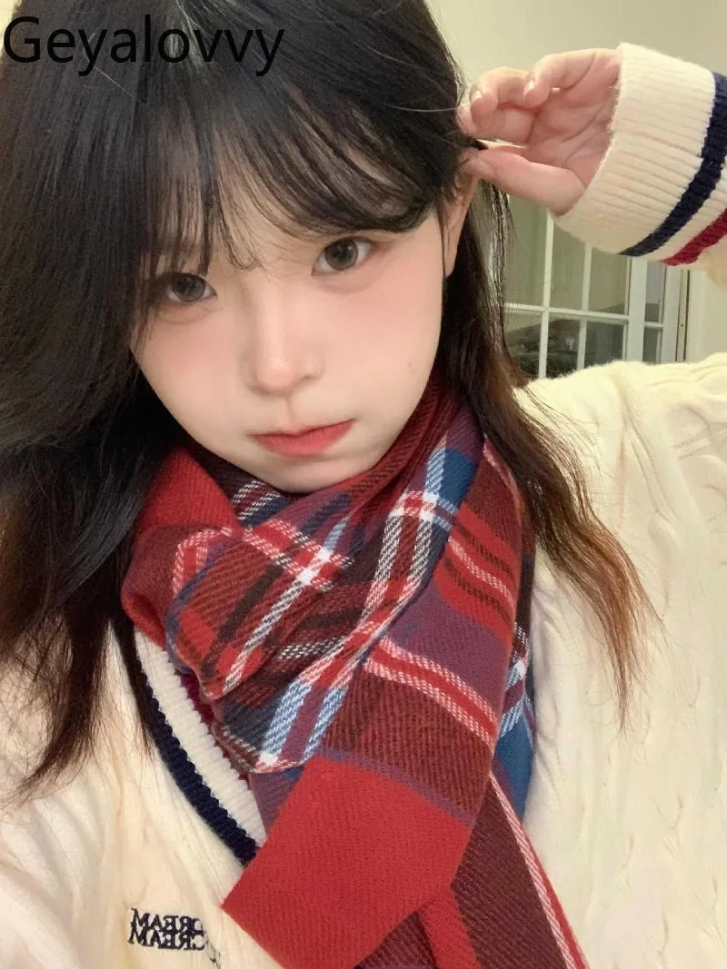 Sciarpa per le donne Inverno 2025 Nuove sciarpe scozzesi giapponesi JK Coppia imitazione cashmere Caldo studente Dolce versatile Scaldacollo