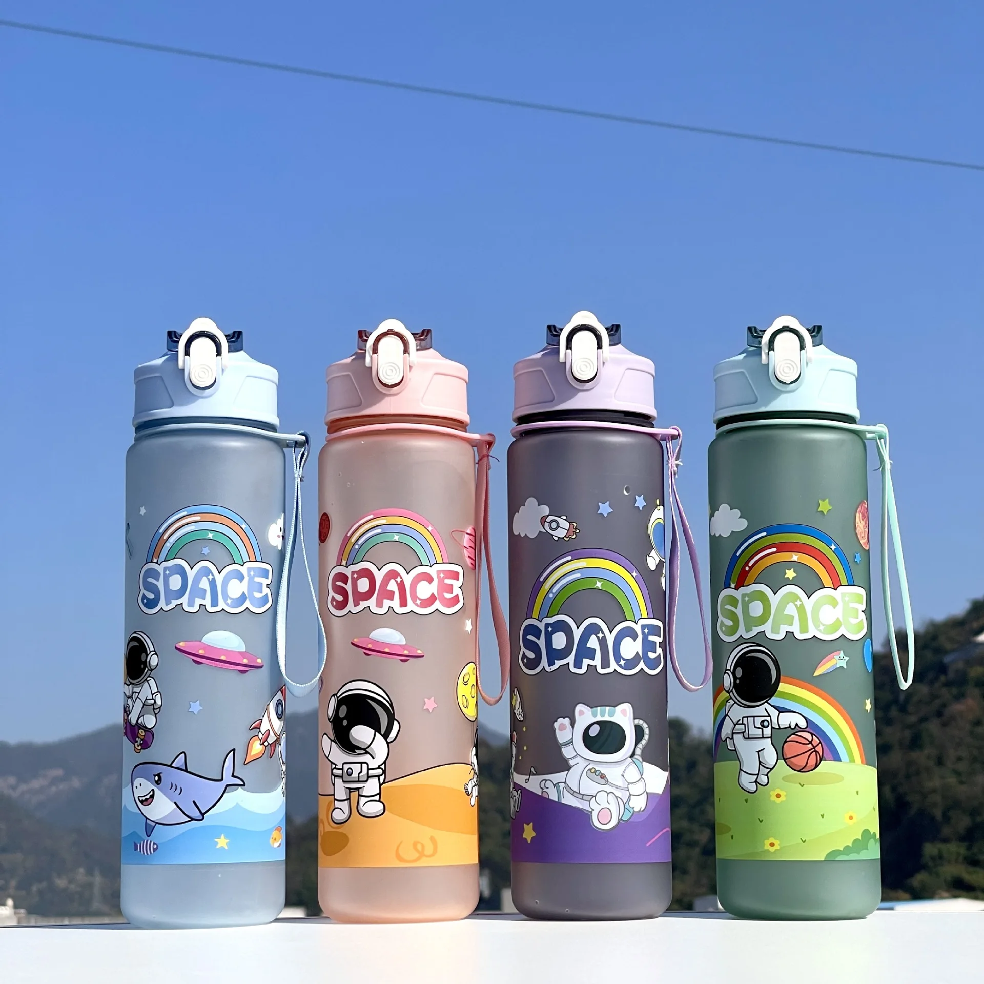 

1PCSCartoon outdoor fitness sports plastic cup student water cup large capacity scale portable simple space cup