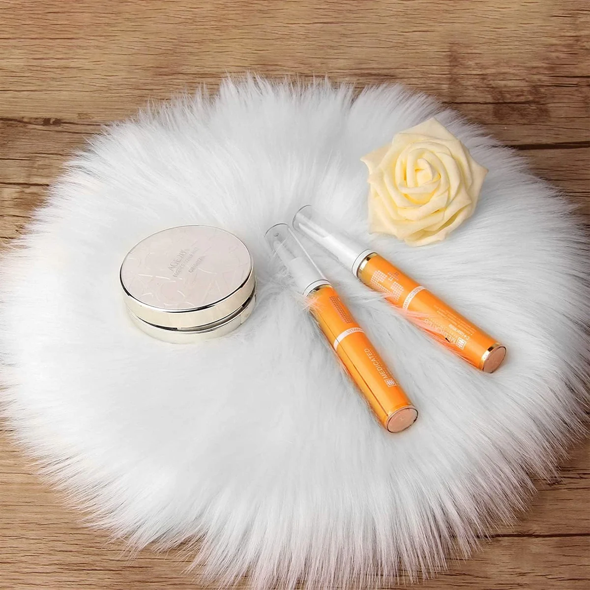 White Plush Round Multifunctional Mat, Light Luxury Cushion, Exquisite Coaster, Home Decoration Photo Prop, Soft and Comfortable Small Rug