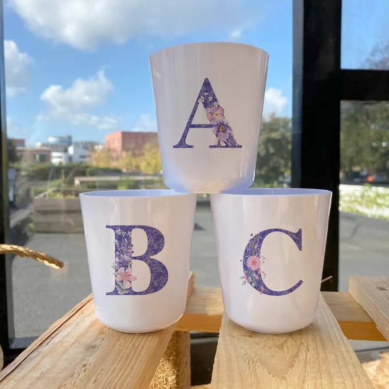Taza de agua de melamina para bebidas, 26 letras iniciales, estampado de flores moradas, taza de agua de melamina, taza térmica para llevar, vasos