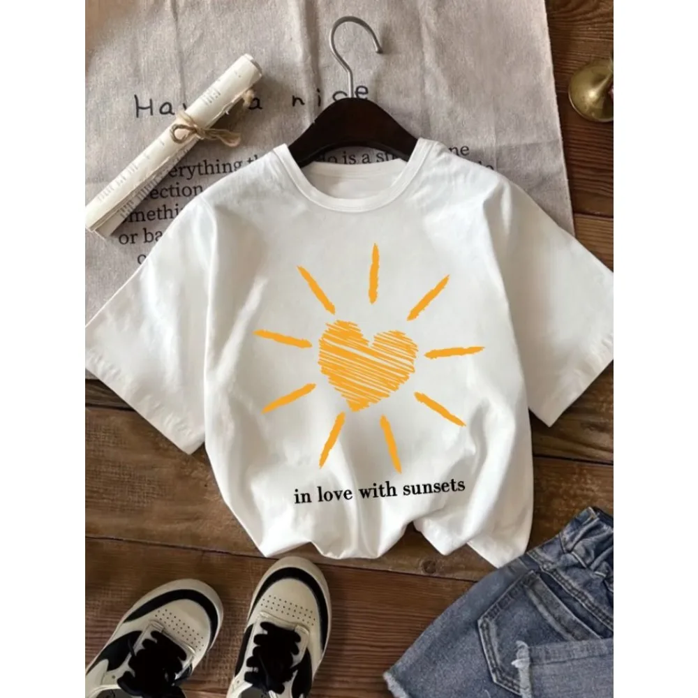 Heart Sun Scribble Graphic T‑Shirt Women Crew Neck Short Sleeve Tee In Love With Sunsets Letter Print Casual Summer Daily Tops