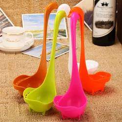 Hot Sale Food Grade PP Plastic Solid Color Strainerable Spoon Creative Swan Style Long Handle Big Soup Spoon Kitchen Tableware