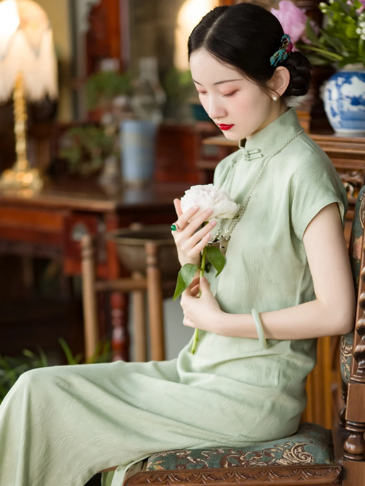 

Young Student Chinese Sle ort Qipao Dr One-oulder Sve Retro Faion Floral Embroidery V-Ne Long Skirt Hanfu