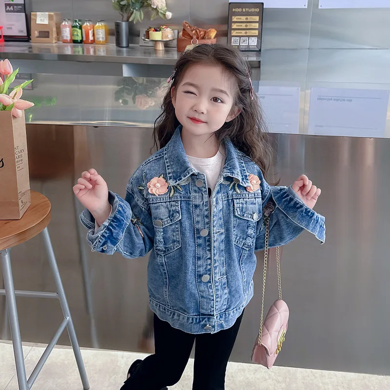 

Пальто для девочек от 2 до 12 лет, уличная ветровка с длинными рукавами и лацканами для детей, подарок на день рождения, новинка 2025, модная джинсовая куртка с цветочным принтом на весну и осень