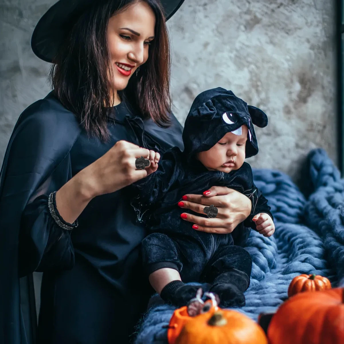 

Skull Ring Toys Luminous Rings for Halloween Party Plastic Flashing Child