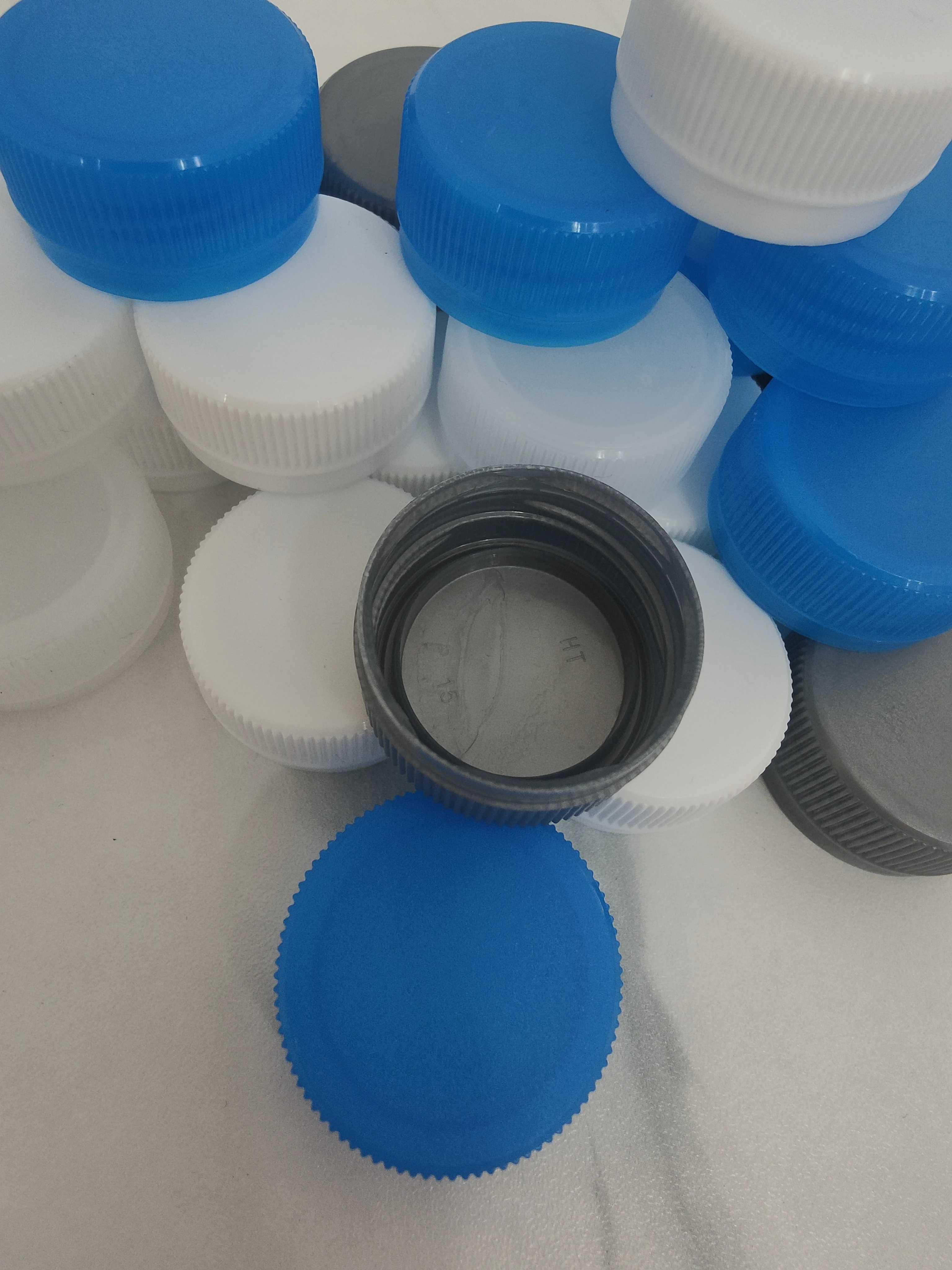 Customized design of universal caps from source manufacturers for mineral water bottle caps and purified water bottle caps