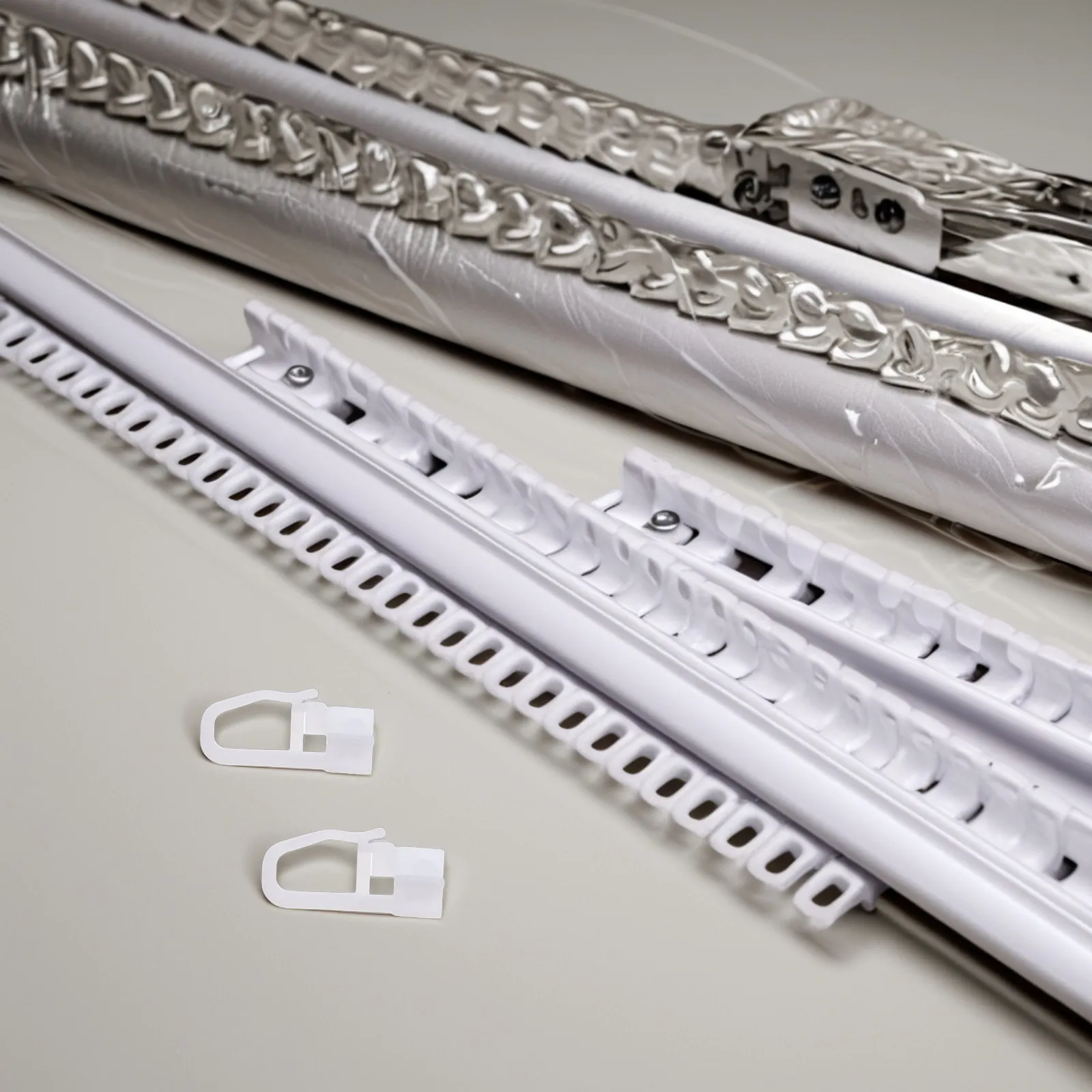 50Pcs Curtain Accessories Plastic Track Glider Hooks Smooth Silent Sliding Curtain Rail Replacement for Drapery Shower Bathroom