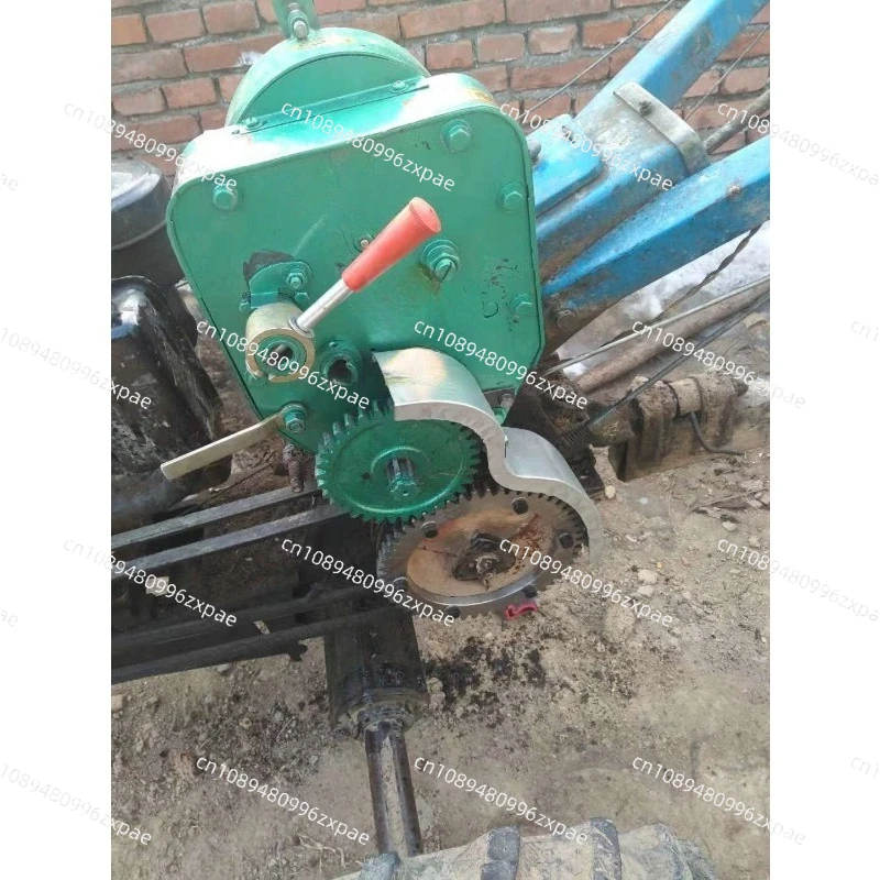 Walk-behind tractor shake-free starter