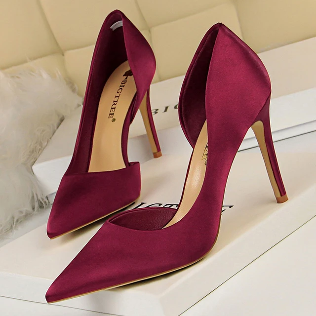 Stiletto lady store