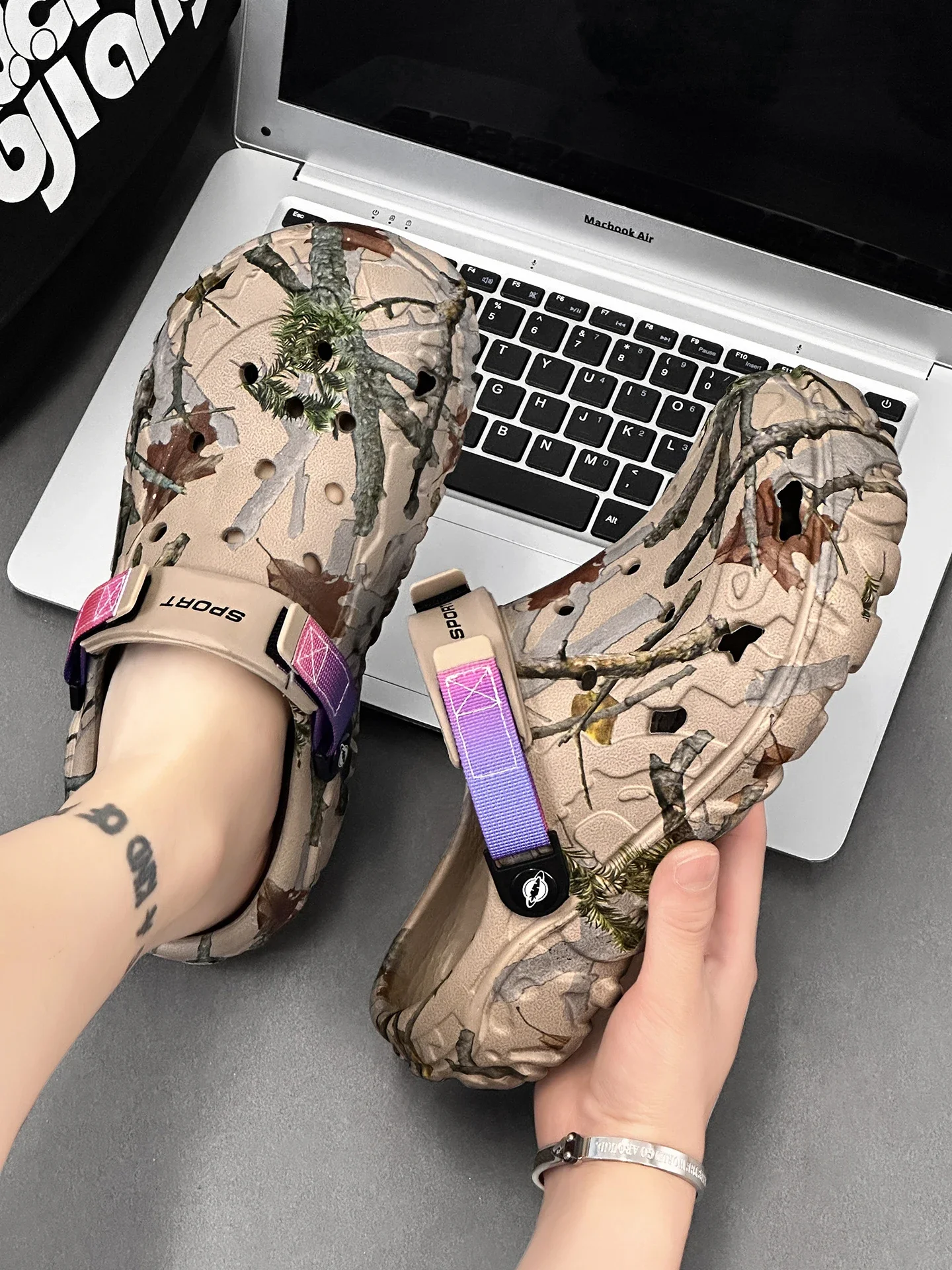 Neue Herren-Clogs, Pantoffeln, Sandalen, Gartenschuhe, flache Tarnmuster-Sandalen, Herren-Sneaker, Outdoor-Flip-Flops, Hausschuhe – Detail 10