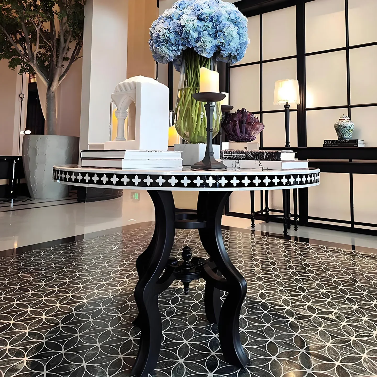 Mesa de jantar redonda de madeira maciça H5.26, estilo luxo leve, mesa de jantar, suporte de exposição para lobby, mesa de centro pintada.