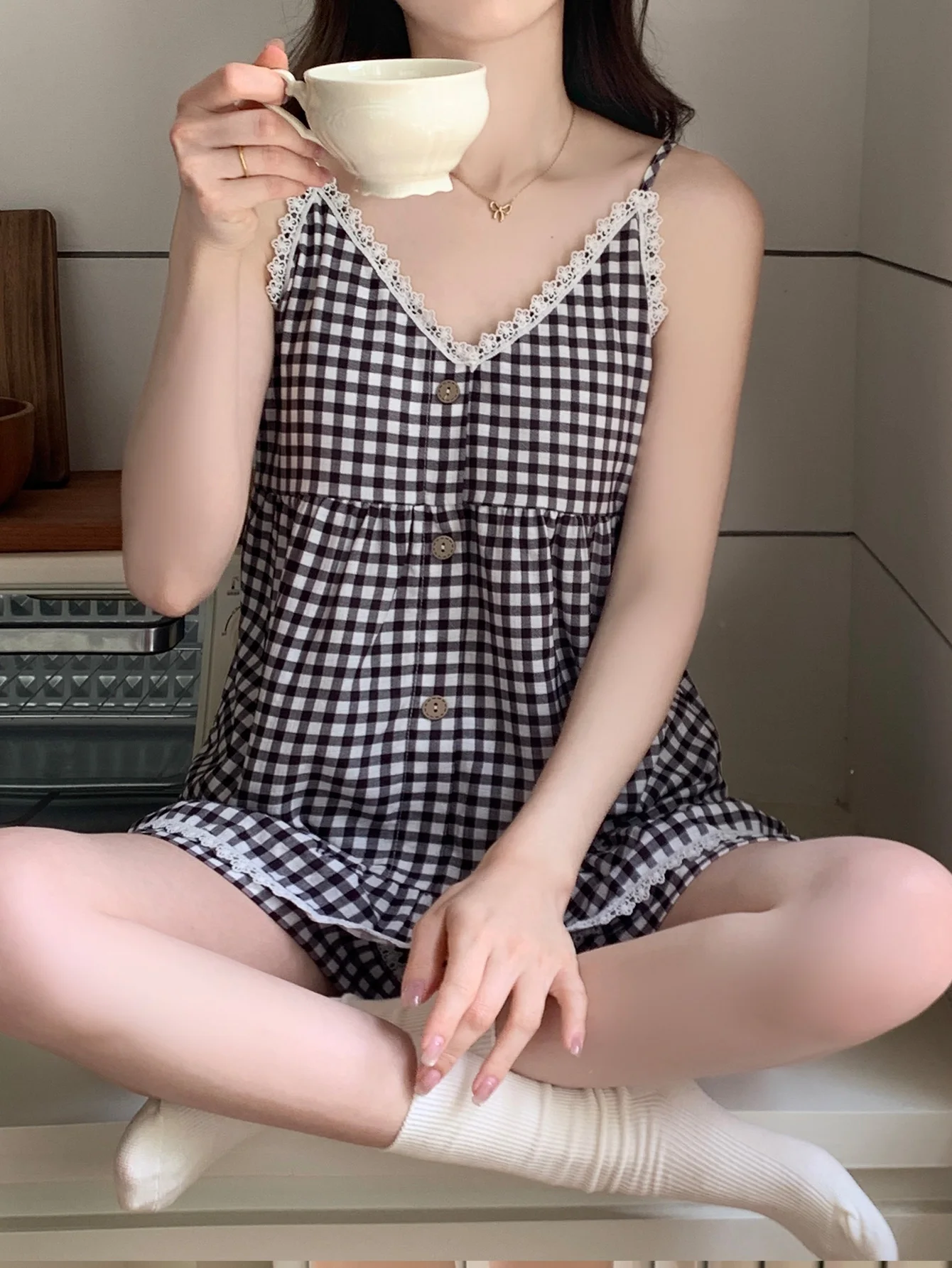 

Women's new plus size summer sleepwear V-neck lace lace plaid suspender with button decoration sweet home outfit two-piece set c