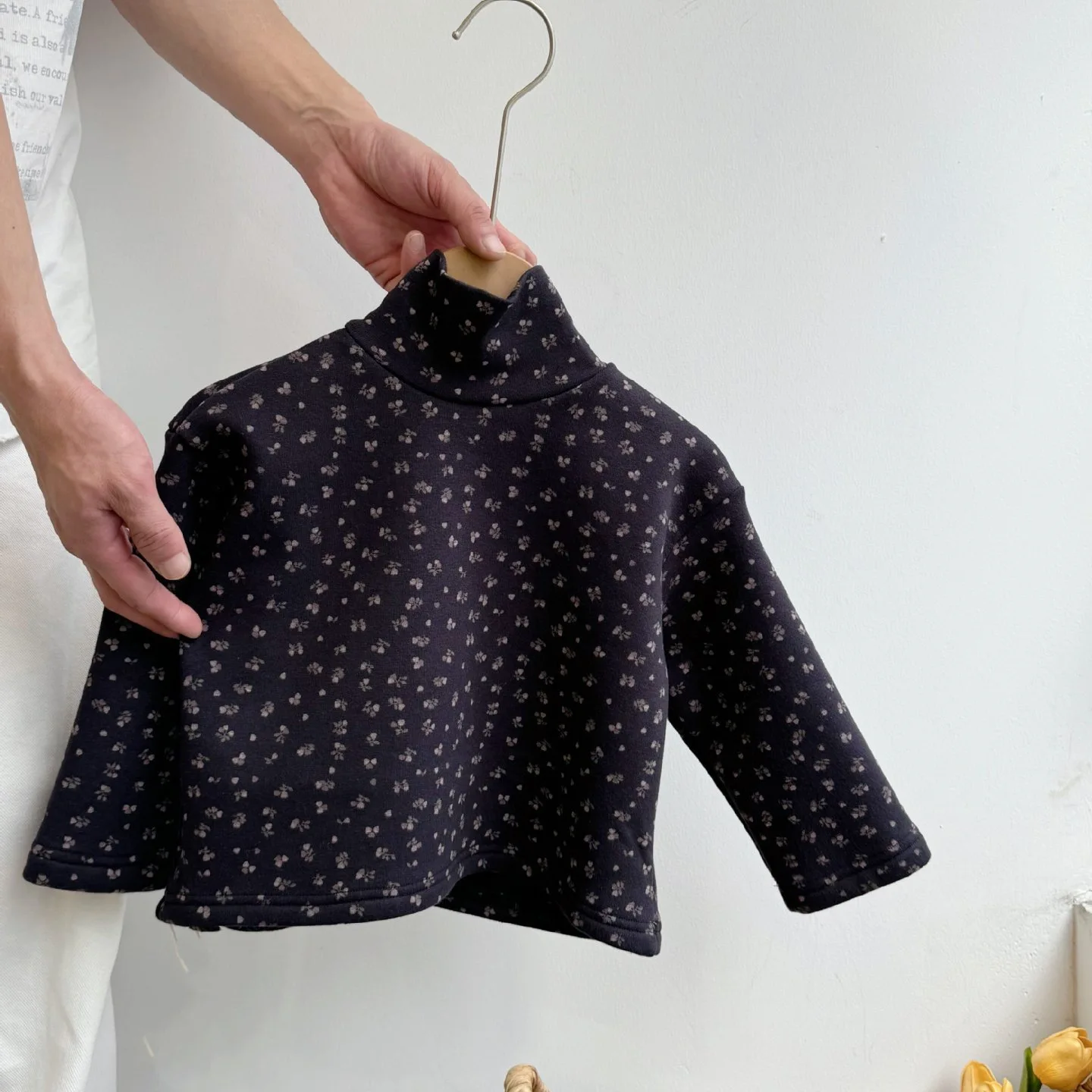 

2025 Autumn Winter New Floral Bottoming Shirt Girls Velvet Korean Children's Clothing Long-sleeved Retro Floral Pullover Top