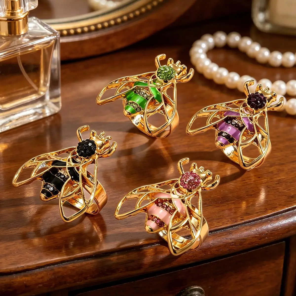 Vintage Gold Plated Alloy Bumble Bee Ring Colorful Enamel Rhinestone Inlaid Open Adjustable Statement Ring Women Retro Insect An