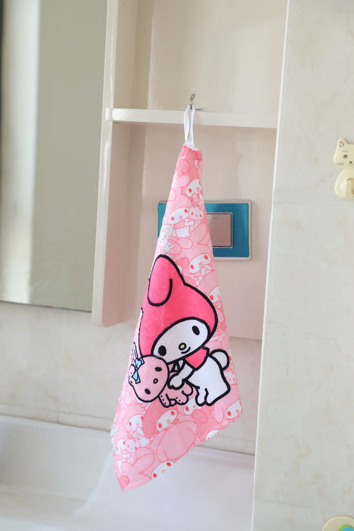 MINISO Disney serie multi-testa piccolo asciugamano quadrato asciugamano da cucina bagno pulire le mani e trasportare piccoli asciugamani fuori