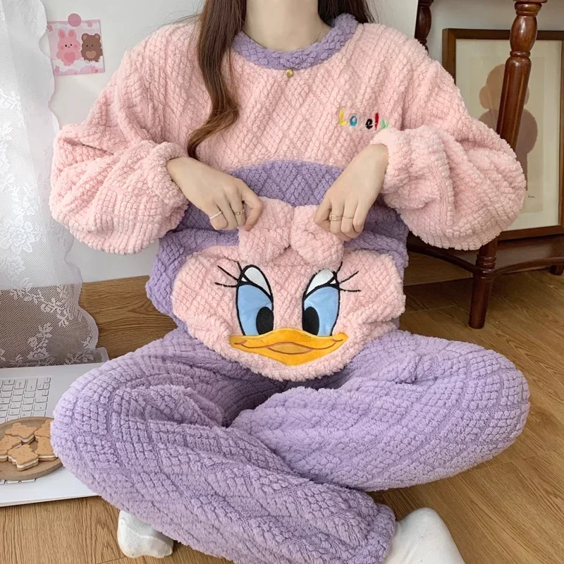 Disney Donald Duck Pajamas Winter Coral Fleece Warm Crew Neck Two-piece Set Cartoon Disney LoungewearDonald Duck Women's Pajamas