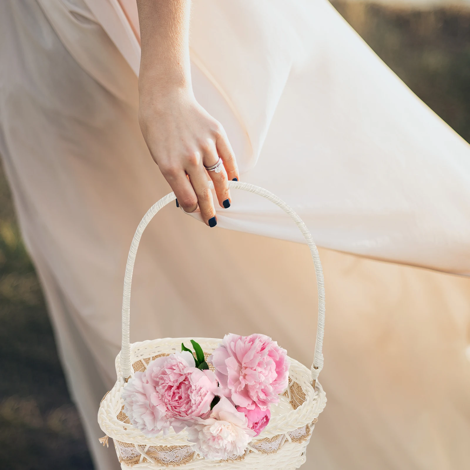 

1pc Heart Shaped Petal Baskets Wedding Flower Girl Basket Storage Container for Candies Gifts Portable Handle