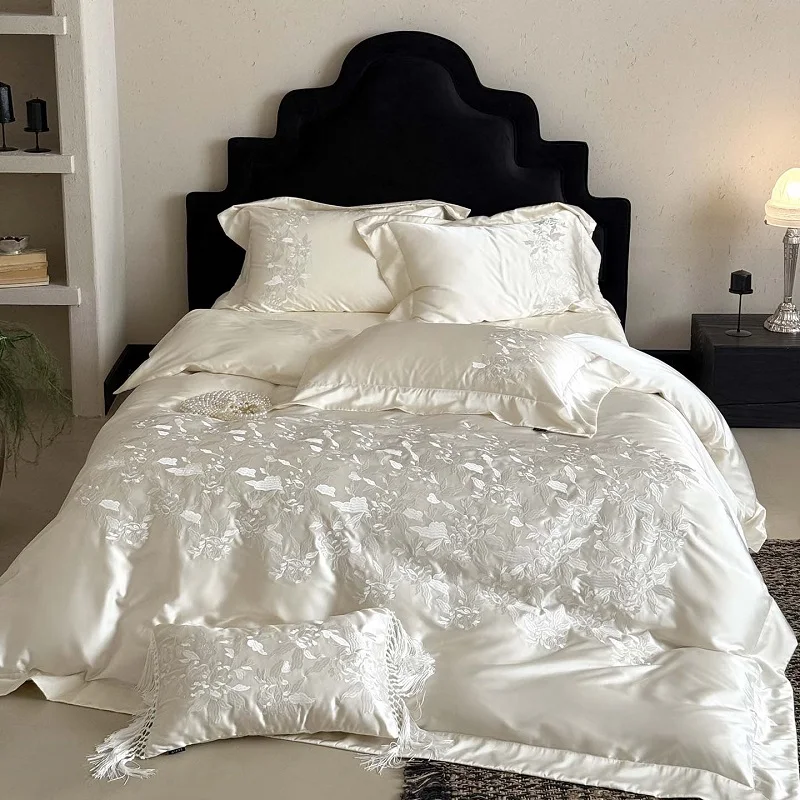 

Luxury Lyocell Bedding Set Champagne With Silver Floral Embroidery Duvet Cover Queen King Size Ultra Soft Bed Sheet Pillowcases